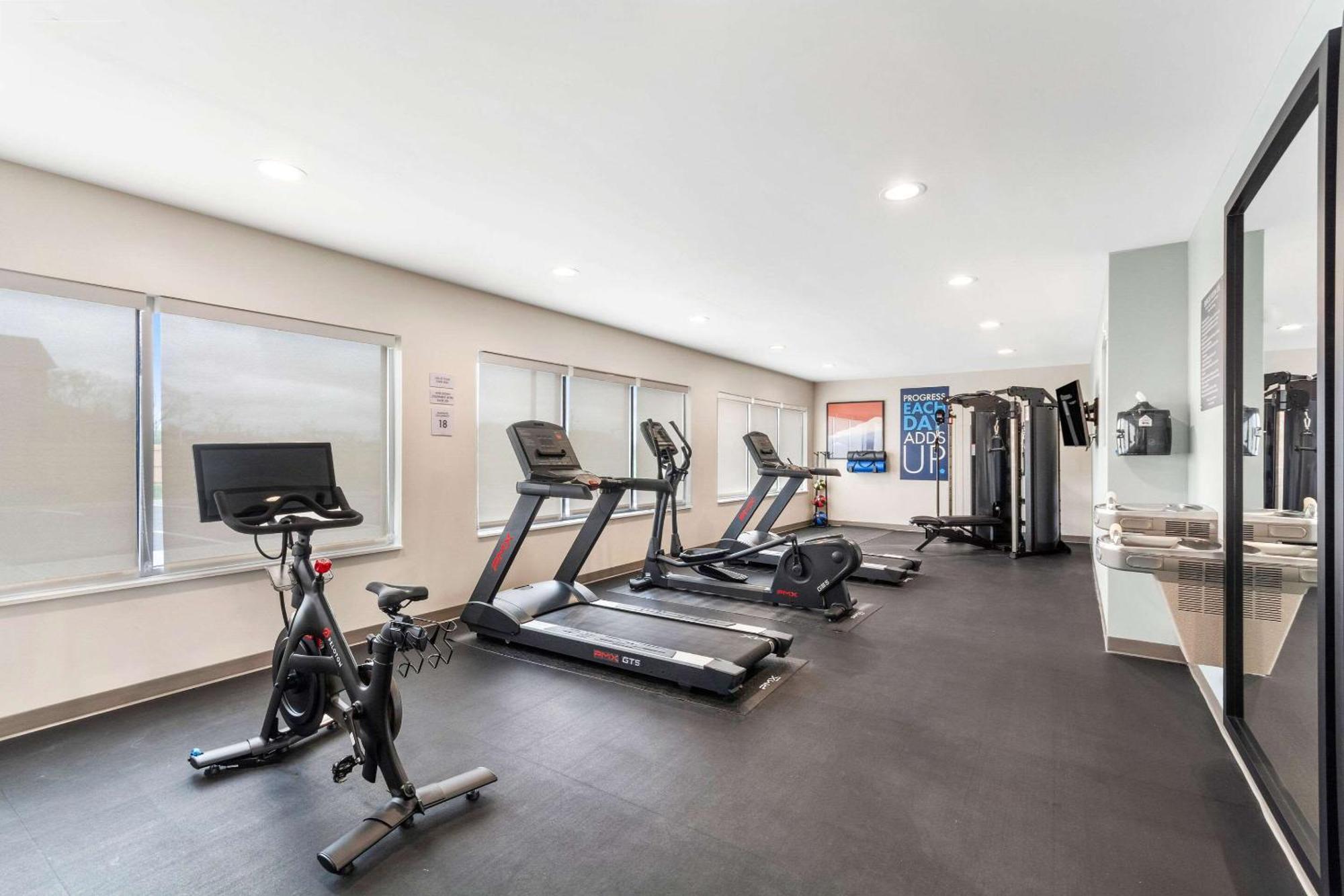 Everhome Suites Lexington - Horse Park Esterno foto