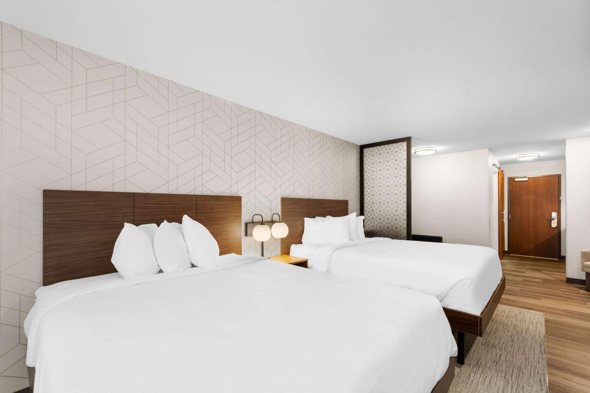 Everhome Suites Lexington - Horse Park Esterno foto